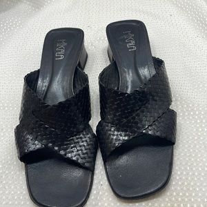 Mikala Black Leather Sandal Size 9AA